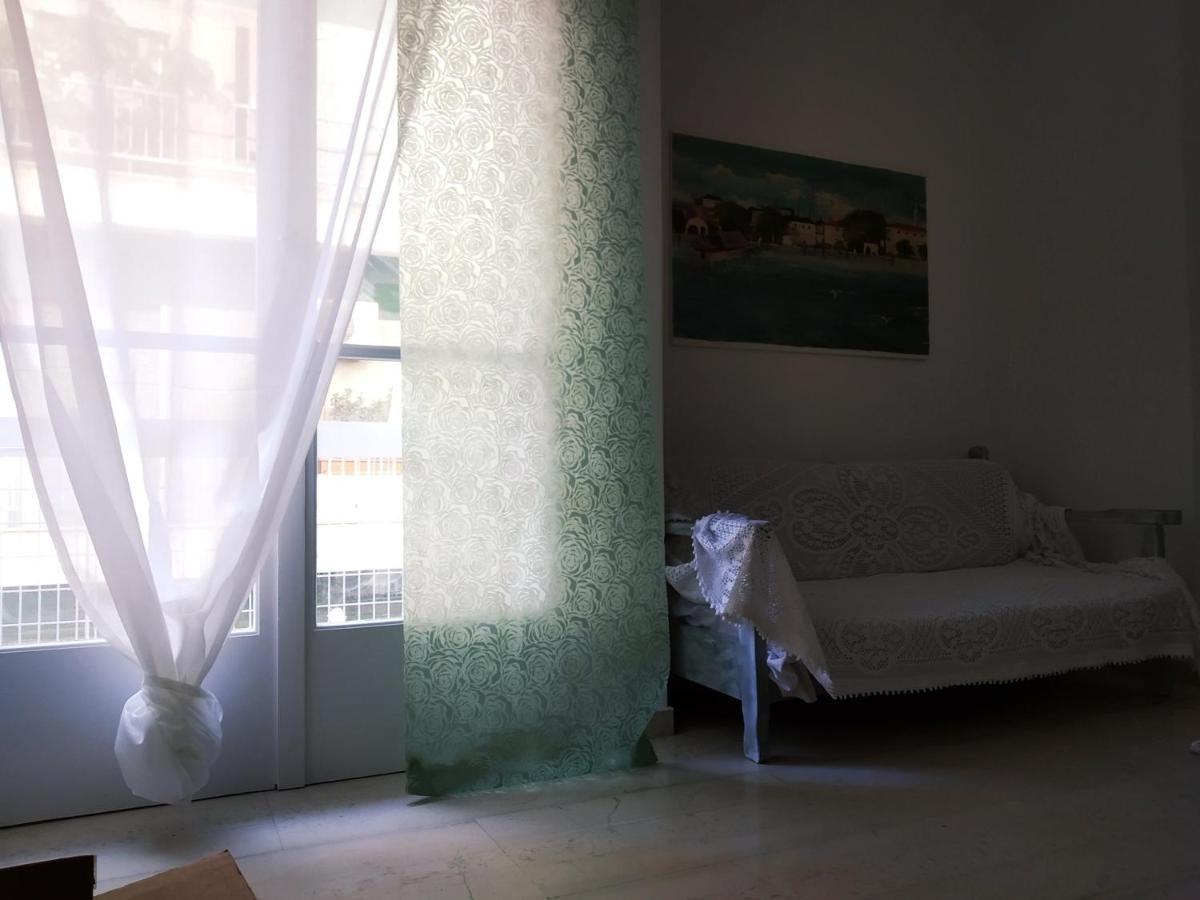 Experience An Easy Living Place Downtown In Афины Экстерьер фото